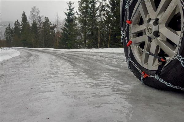 Video: come montare le catene da neve