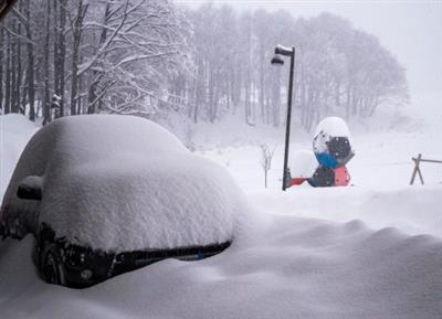 Neve al Nord Italia, ricordarsi l'obbligo dei dispositivi invernali sugli autoveicoli