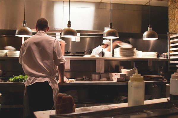 GLI IMPIANTI DI SPEGNIMENTO AUTOMATICI PER LE CUCINE COMMERCIALI